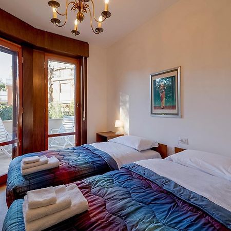 Apartamento Portosole Attic - With Terrace And Private Parking San Remo Exterior foto
