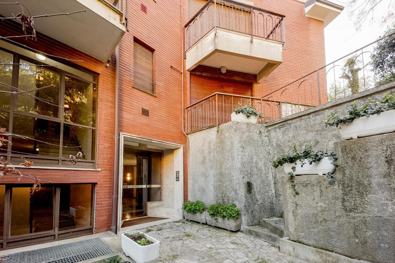 Apartamento Portosole Attic - With Terrace And Private Parking San Remo Exterior foto
