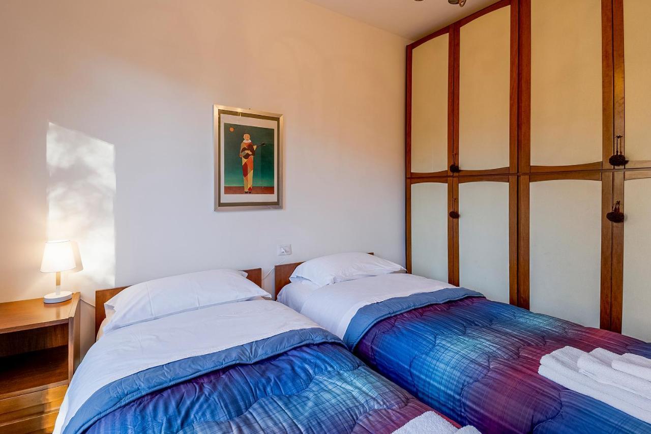 Apartamento Portosole Attic - With Terrace And Private Parking San Remo Exterior foto