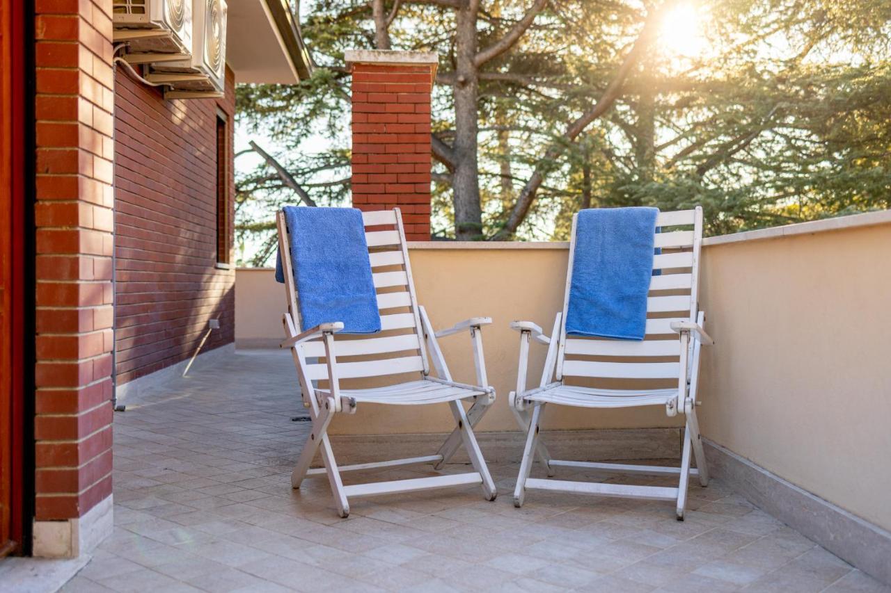 Apartamento Portosole Attic - With Terrace And Private Parking San Remo Exterior foto