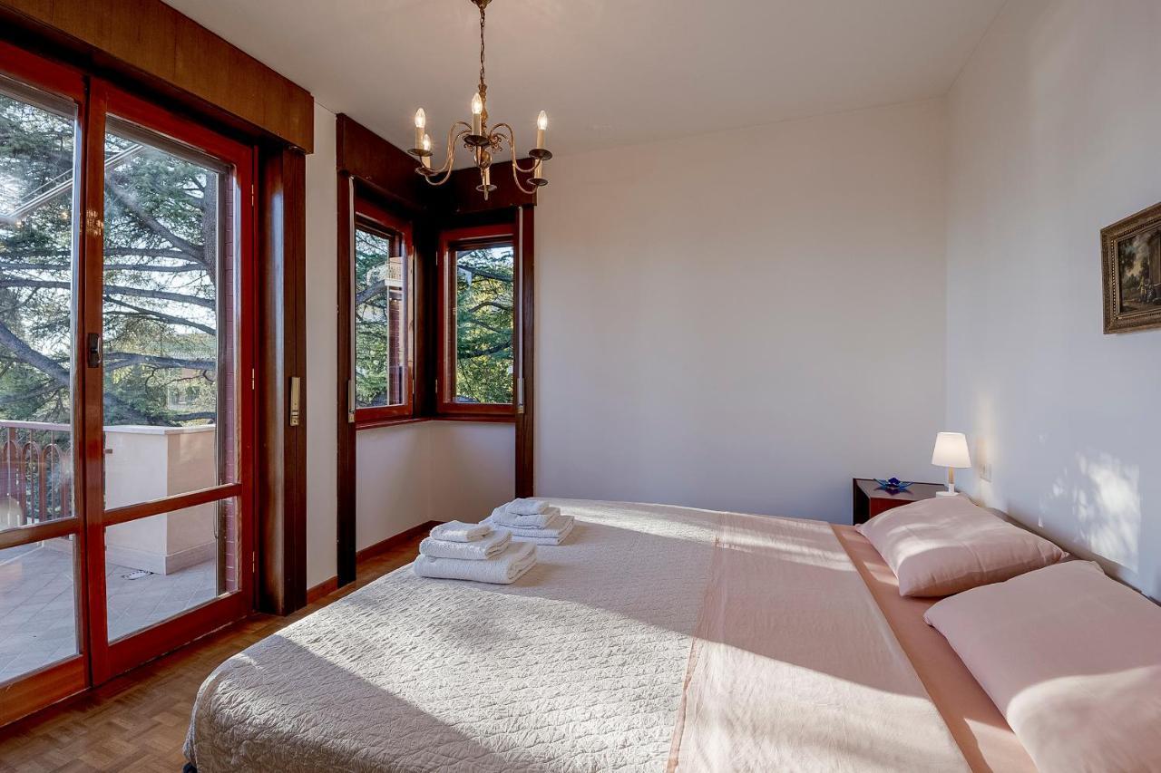 Apartamento Portosole Attic - With Terrace And Private Parking San Remo Exterior foto